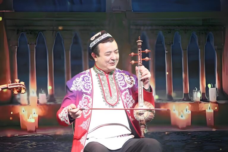 Xinjiang musical instruments 03